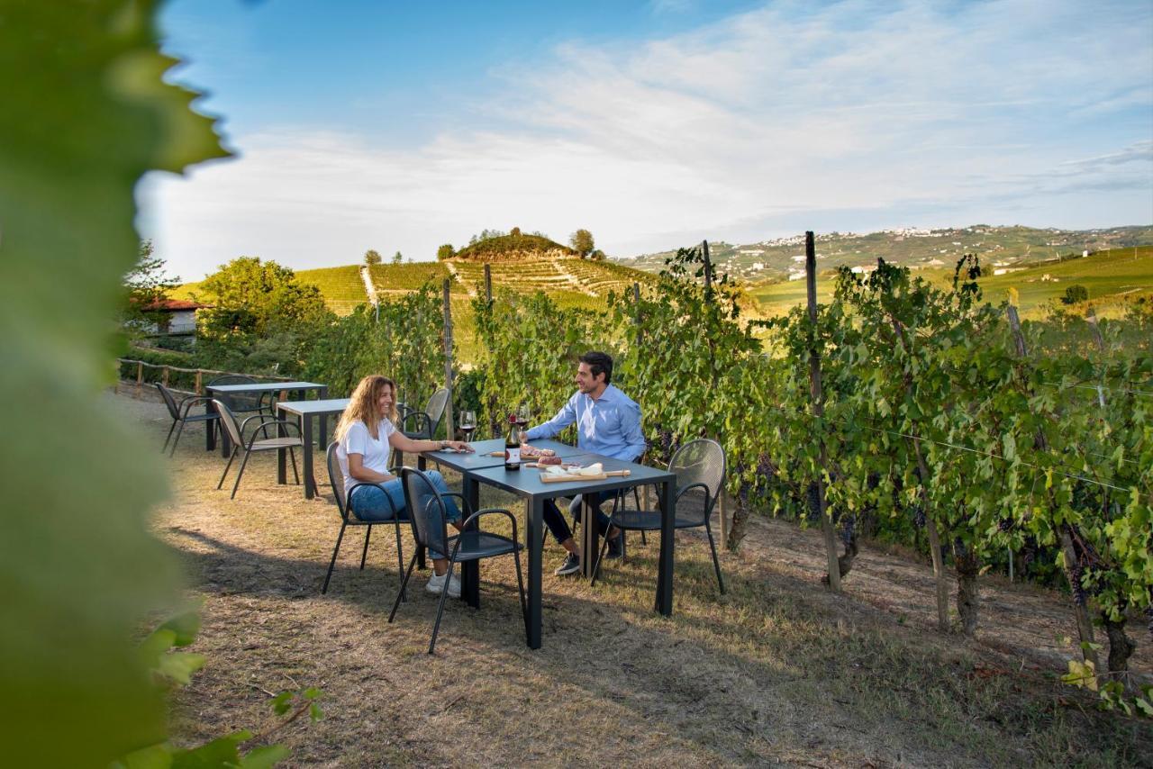 Borgo Roggeri - Country House Nelle Langhe Ла-Морра Екстер'єр фото